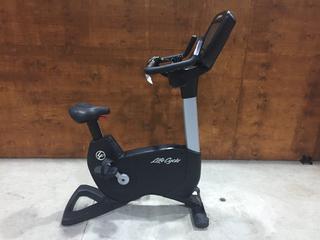 Life Fitness Model 95CS Life Cycle Inspire Upright Bike c/w KOPS Leg Position, Programmed Workouts & Touchscreen Display. S/N APU116610.