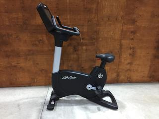 Life Fitness Model 95CS Life Cycle Inspire Upright Bike c/w KOPS Leg Position, Programmed Workouts & Touchscreen Display. S/N APU114959.