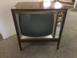 Antique TV. 117v, 60 Cycles, 1.7 Amps.