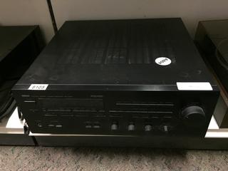 Yamaha Natural Sound Stereo Receiver RX-V870.
