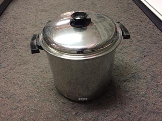 11in. Stock Pot.
