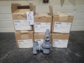 Qty Of (6) Boxes Of Fisher Controls Type 627 5-20PSIG Pressure Reducing Regulators w/ 1in NPT And 1/2in Orifice *Unused*