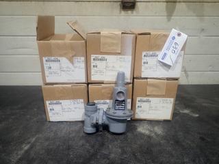 Qty Of (6) Boxes Of Fisher Controls Type 627 5-20PSIG Pressure Reducing Regulators w/ 1in NPT And 1/2in Orifice *Unused*