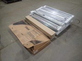 Qty Of Fluorescent T5 High Bay Lighting C/w Fluorescent Light Bulbs