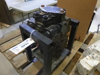 Poclain Hydraulics 83008267 Hydraulic Pump (J-3-1)