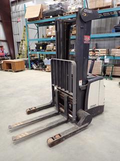 2019 Crown SH5520-40 Straddle Stacker Electric Forklift c/w 24V, Side Shift, 2 Stage Mast, 3,700 Lb. Capacity, 127 In. Lift Height, 42 In. Forks, SN 6A299315 *Note: No Charger, Working As Per Consignor* (NEC)