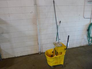 Mop Bucket W/ (2) Mops, (1) Sponge/Brush