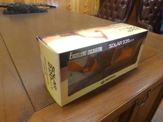 Daewoo, Model: Solar 220LC-V, Excavator, Scale 1:40