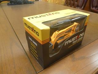 Mustang, Model: MTL25, Track Loader, Scale 1:25