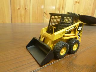 Mustang, Model: 2042, Skid Loader, Scale 1:25