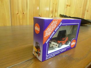 Siku, Model: 1717 Linde Gabelstapler Forklift, Scale 1:55