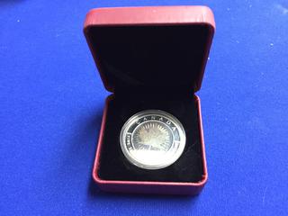 2001 Canada Five Dollar Fine Silver Holographic Coin.