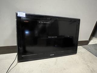 Samsung 40in TV, Model # LN40B610A5F, S/N AYYE3CUSC01209R. *Tested, Powers Up.