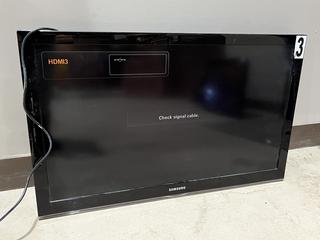 Samsung 40in TV, 240V, 190W. Model # LN40C530F1FXZC. S/N Z1X73CUB200418W. *Tested, Powers Up.