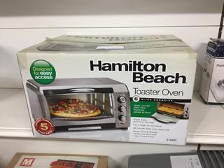 Hamilton Beach 31340C 6-Slice Toaster Oven.