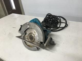 Makita Model 5307 7-1/4in Circular Saw with Long Power Cord.