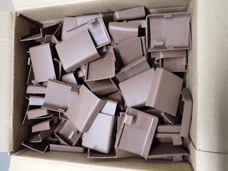 Quantity of Left Suspension Bracket Cover Caps.