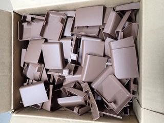 Quantity of Left/Right Suspension Bracket Cover Caps.
