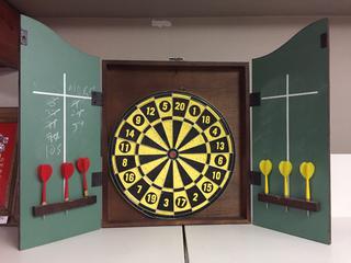 Kings Pub & Lodging Dart Board. *Slightly Damaged*