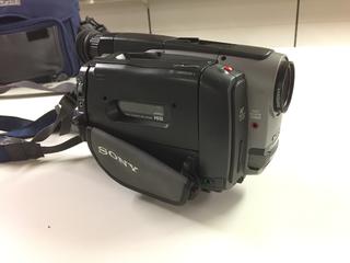 Sony Handycam CCD-TRV81 Video Camera Recorder w/ Case & Accessories. S/N A11756.