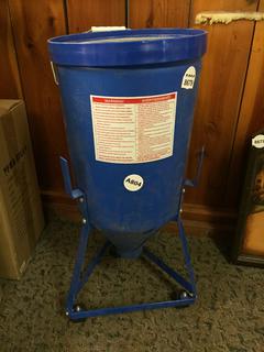 Sand Blasting Pot.