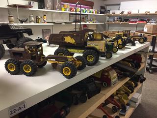 (7) Large Diecast Models. (22-A-3)