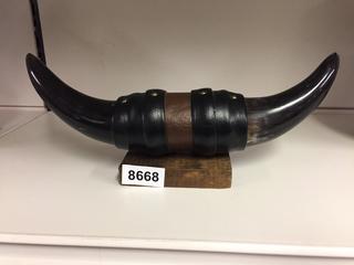 11 1/2 in. Plastic Horns. (20-C-2)