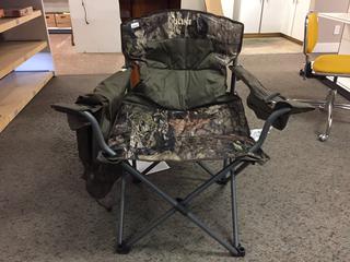 U-Line Camo Folding Lawn Chair w/ Bag. (A&C)