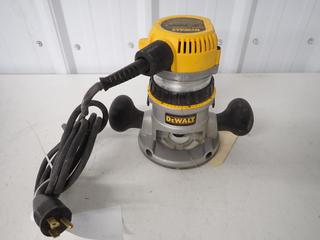 DeWalt DW618 2 1/4 HP Electronic Router, Type 1, 120V, 50/60Hz, 12A. (2-D-2)