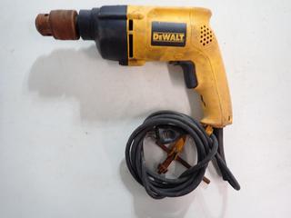 DeWalt DW511 1/2 in. VSR Hammer Drill Type 1, 120V AC, 50-60Hz, 6.7A. (2-C-1)