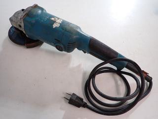 Makita Angle Grinder 120V, 10.5A c/w Shroud. (2-C-1)