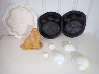 Assorted Plastic Cement Molds. (8-P-1)