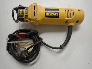 DeWalt DW660 Cut-Out Tool Type 1, 120V 50.60Hz. (2-E-2)