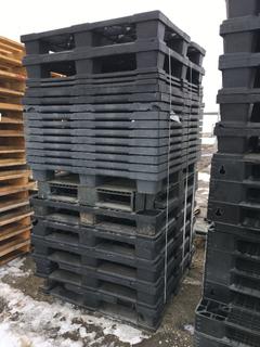 Quantity of Plastic Pallets, Approximately 44in x 44in.