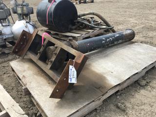 Hydraulic Ram w/ Hoses, Tank and Mounts.