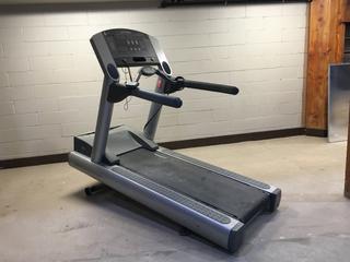 Life Fitness 95Ti Treadmill with FlexDeck Shock Absorption System, Programs and Fitness Monitoring, 0-15% Incline, 0.5-10mph, 120V, 20 Amp Plug, S/N TSS108023.  (AU)
