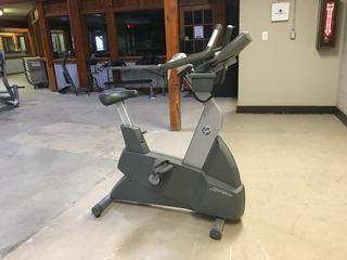 Life Fitness 95Ci Upright Bike with Adjustable Seat and Pedals, 25 Resistance Levels and 29 Programmed Workouts, S/N CEM104860.  (AU)