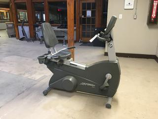 Life Fitness 95Ri Recumbent Bike with Adjustable Seat and Pedals, 25 Resistance Levels and Programs and Fitness Monitoring, S/N CEM104860.  (AU)