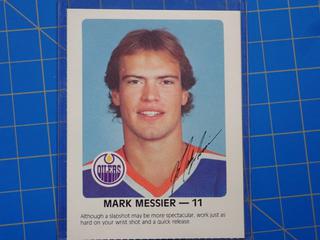1984-85 Old Dutch, Post, Red Rooster Food Store Hockey Card, Mark Messier-11  (Office)