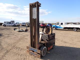 Clark Forklift C/w Single Stage Mast. *Note: Parts Only*