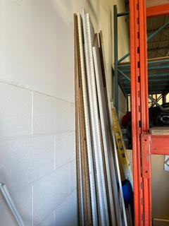 Quantity of MDF Shelves.