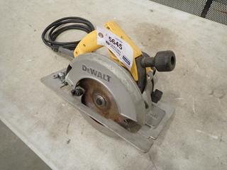 DeWalt Model DW364 120V 7 1/4 In. Circular Saw. SN 8498 (E-2)