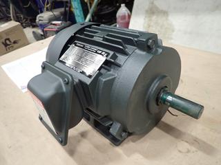 Unused Toshiba Model B0016FLF2AYH 230-460V 3-Phase Premium Efficiency Induction Motor (M-2-2)