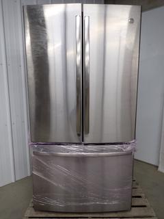 GE GNE29GSKISS Energy Star 28.7 Cubic Foot French Door Stainless Steel Refrigerator with Bottom Freezer, 36in W x 32in D x 69in H. (WH)