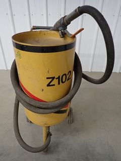 Portable Sand Blaster Z102 c/w Hose and Nozzle. (WH)