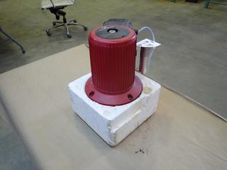 Grundfos Model E Water Circulating Pump. Part 96406964  (J-3-3)