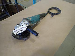 Makita GA7020 7 In., 120V, Angle Grinder, SN 53088A  (G-1)