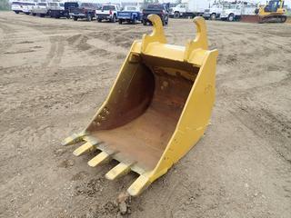 BM 40 In. Bucket To Fit 270LC Excavator **Equipment From H&P Kosik Construction, For More Info Contact Richard @ 780-222-8309**