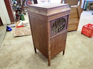 Antique Brunswick Gramophone w/ Record Storage  (SC)