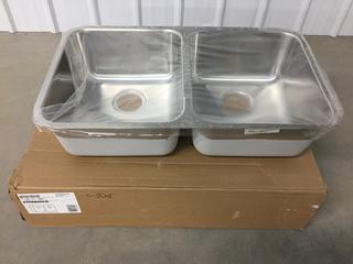 Kindred QDUA1831/8 Steel Queen Undermount Double Bowl Stainless Steel Sink, 30.88 in, Unused. (8-L-3)